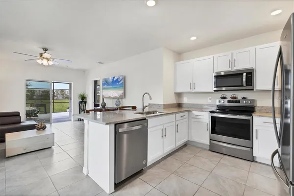 $2,700 | 3293 Hilltop Circle, Bradenton, FL 34211