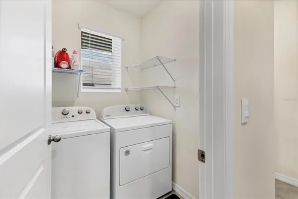 $2,700 | 3293 Hilltop Circle, Bradenton, FL 34211