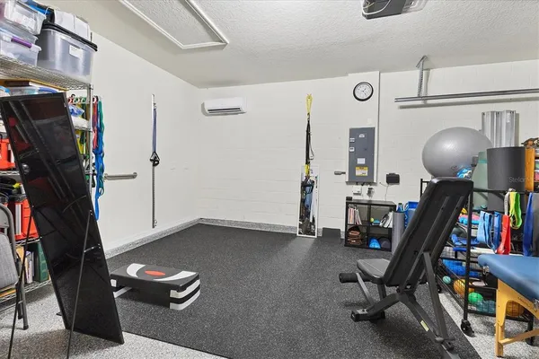 $2,700 | 3293 Hilltop Circle, Bradenton, FL 34211