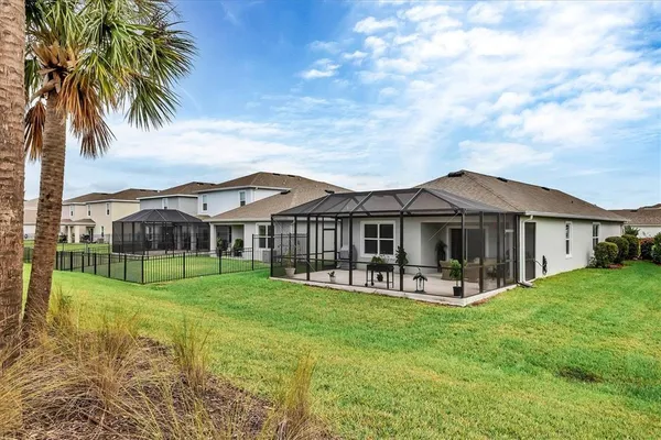 $2,700 | 3293 Hilltop Circle, Bradenton, FL 34211