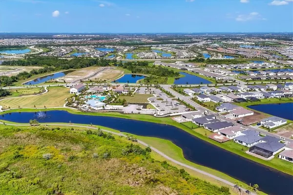 $2,700 | 3293 Hilltop Circle, Bradenton, FL 34211