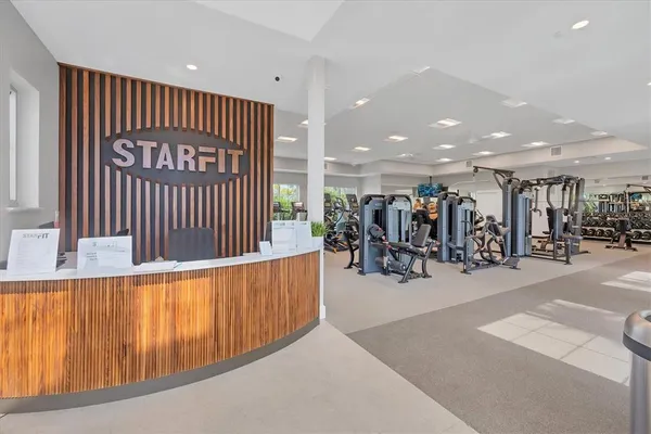 $2,700 | 3293 Hilltop Circle, Bradenton, FL 34211