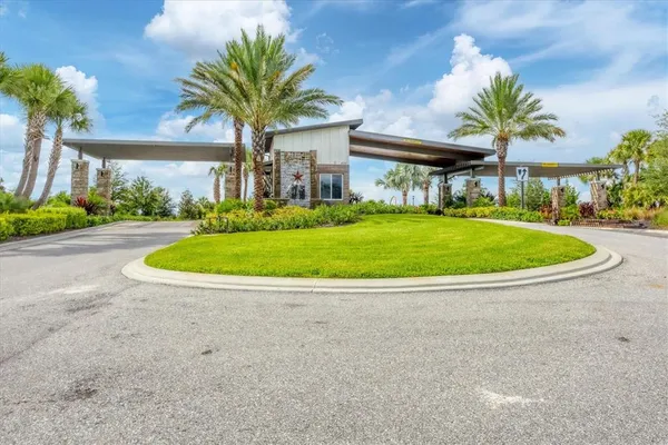 $2,700 | 3293 Hilltop Circle, Bradenton, FL 34211