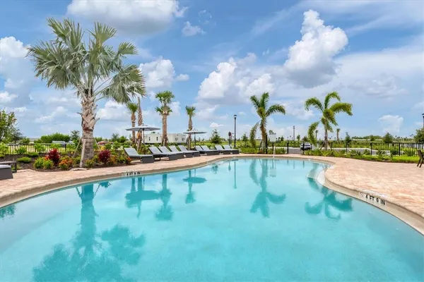 $2,700 | 3293 Hilltop Circle, Bradenton, FL 34211