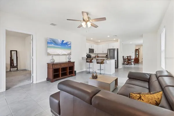 $2,700 | 3293 Hilltop Circle, Bradenton, FL 34211