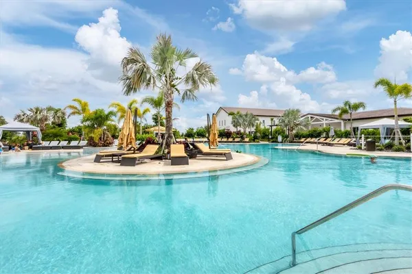 $2,700 | 3293 Hilltop Circle, Bradenton, FL 34211