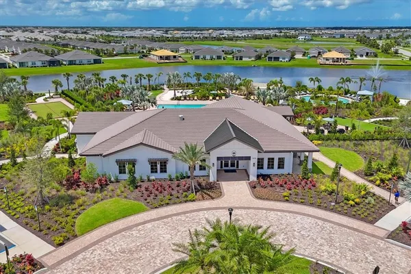 $2,700 | 3293 Hilltop Circle, Bradenton, FL 34211