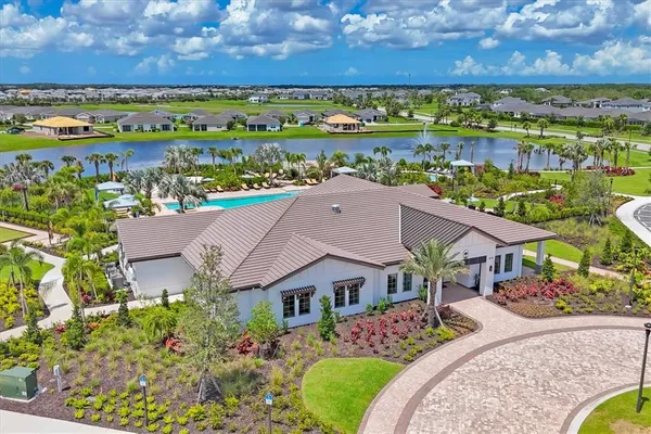 $2,700 | 3293 Hilltop Circle, Bradenton, FL 34211