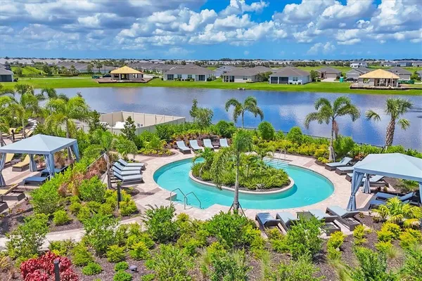 $2,700 | 3293 Hilltop Circle, Bradenton, FL 34211