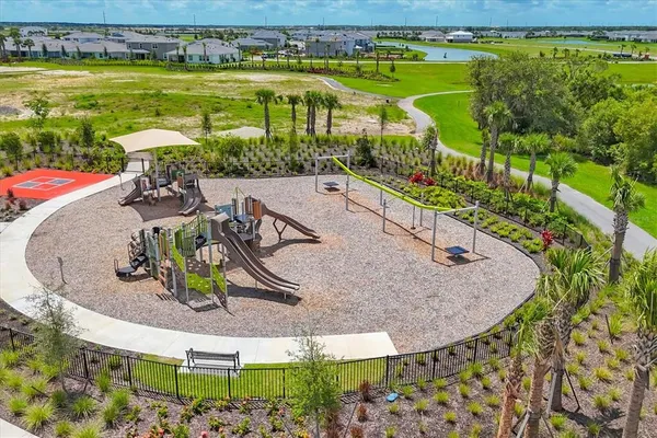 $2,700 | 3293 Hilltop Circle, Bradenton, FL 34211