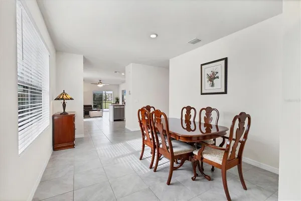 $2,700 | 3293 Hilltop Circle, Bradenton, FL 34211