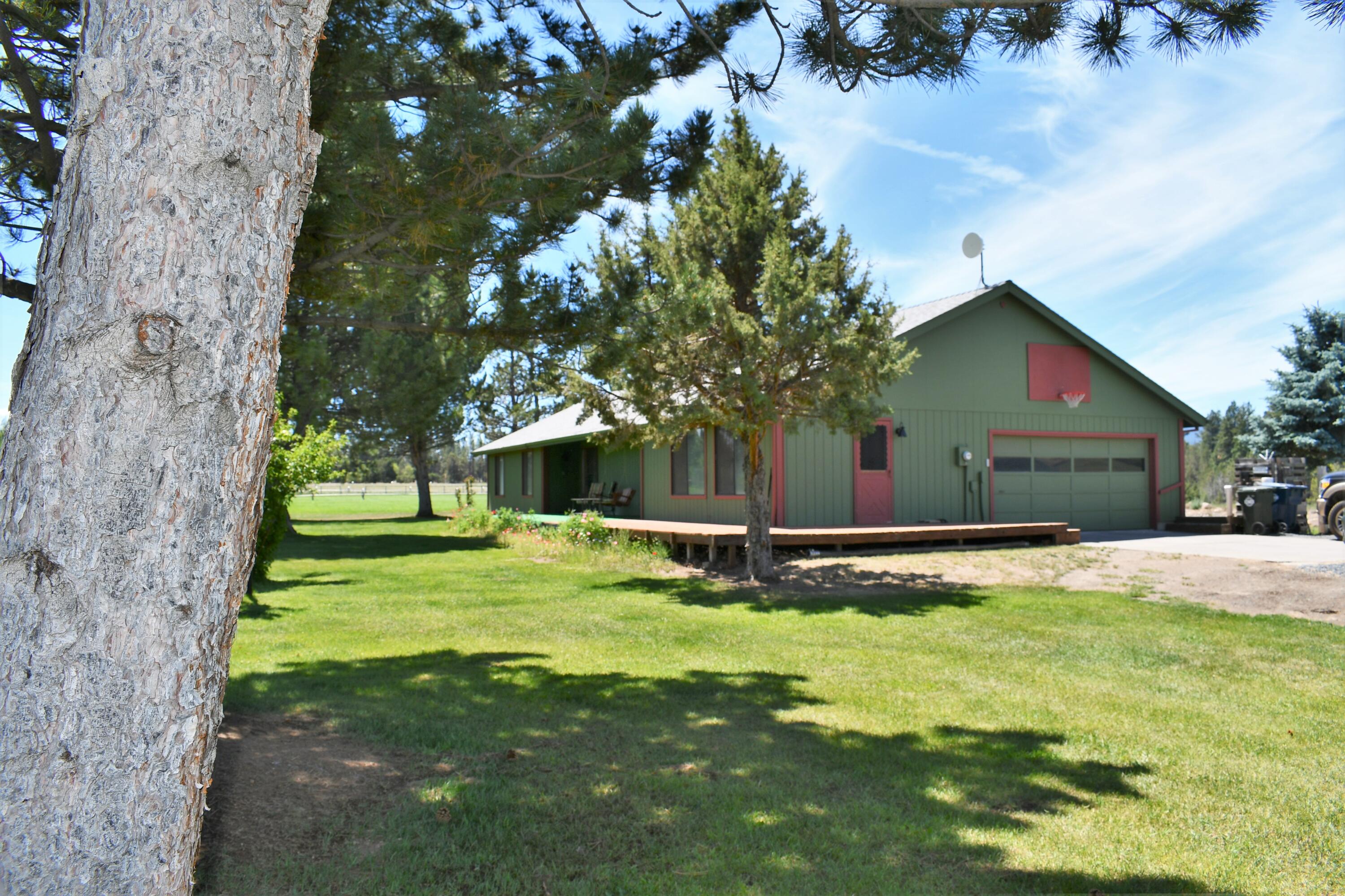 64473 Rock Springs Road Bend, OR 97703 - Photo 3 of 73 DSC_5299