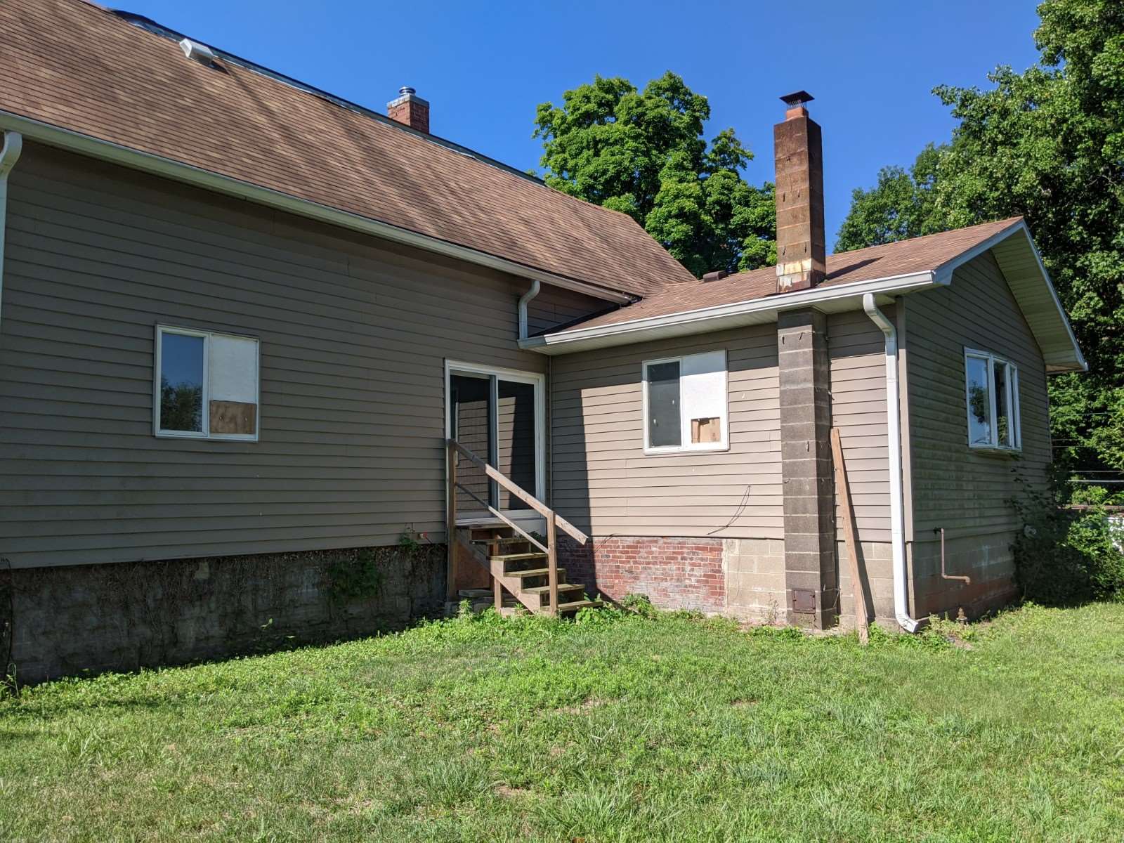 550 West Spring Street Bloomfield, IN 47424 - Photo 2 of 16 Gallery Image 2