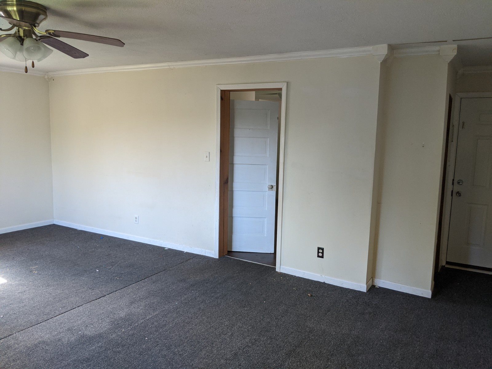 550 West Spring Street Bloomfield, IN 47424 - Photo 11 of 16 Gallery Image 11