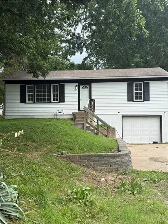 $225,000 | 1813 North Farview Drive, Independence, MO 64058