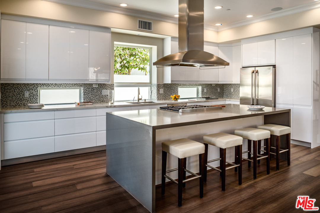 2034 Malcolm Avenue Los Angeles, CA 90025 - Photo 11 of 23