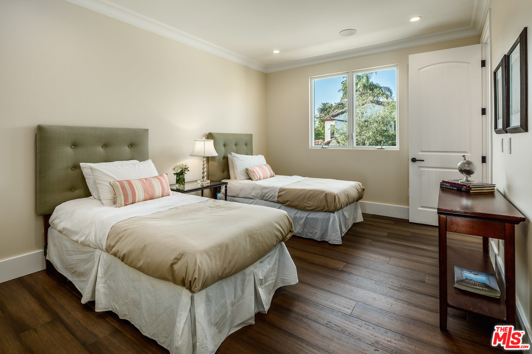 2034 Malcolm Avenue Los Angeles, CA 90025 - Photo 18 of 23