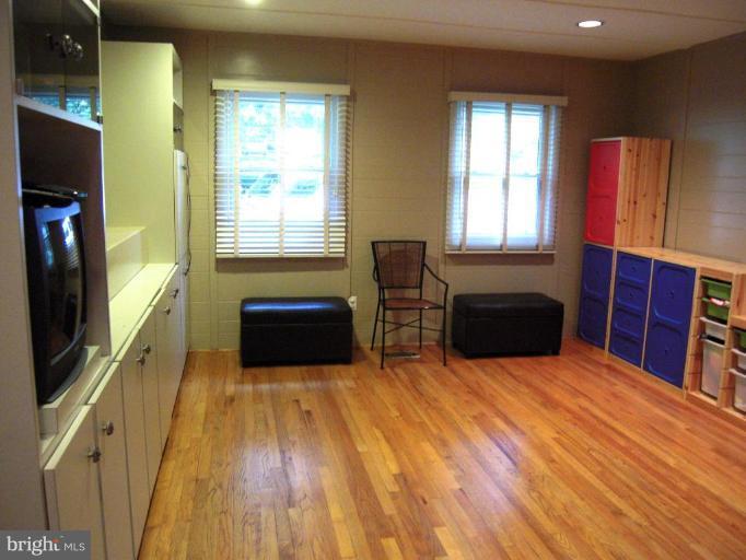 2320 Sugarcone Road Baltimore, MD 21209 - Photo 13 of 27 Den/Study/Playroom2