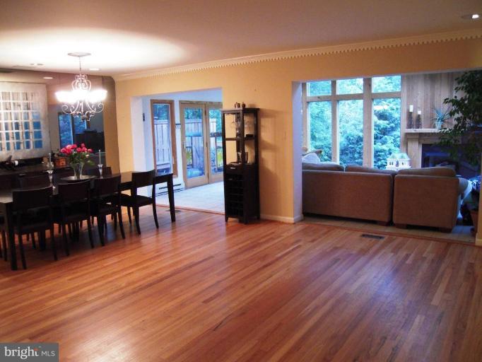 2320 Sugarcone Road Baltimore, MD 21209 - Photo 4 of 27 Living Room #2