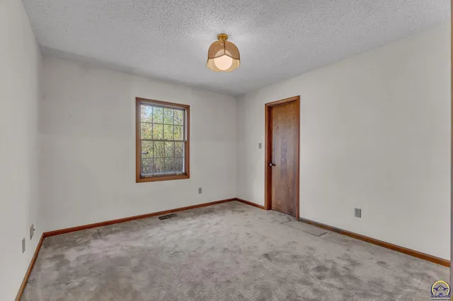 $409,900 | 9040 Southwest Wanamaker Road, Wakarusa, KS 66546