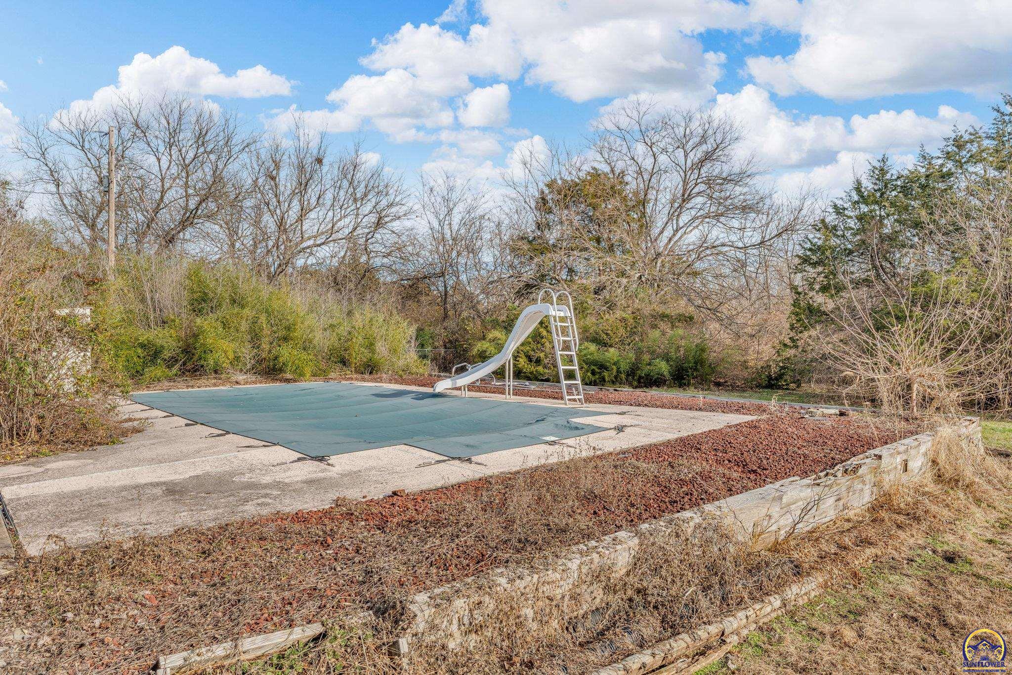 9040 Southwest Wanamaker Road Wakarusa, KS 66546 - Photo 21 of 29