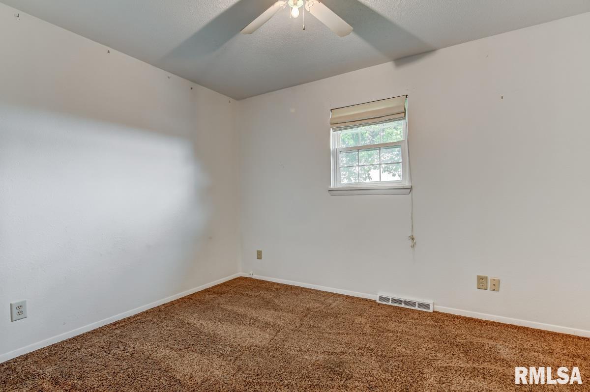 31 Buckingham Road Chatham, IL 62629 - Photo 10 of 30 Gallery Image 10