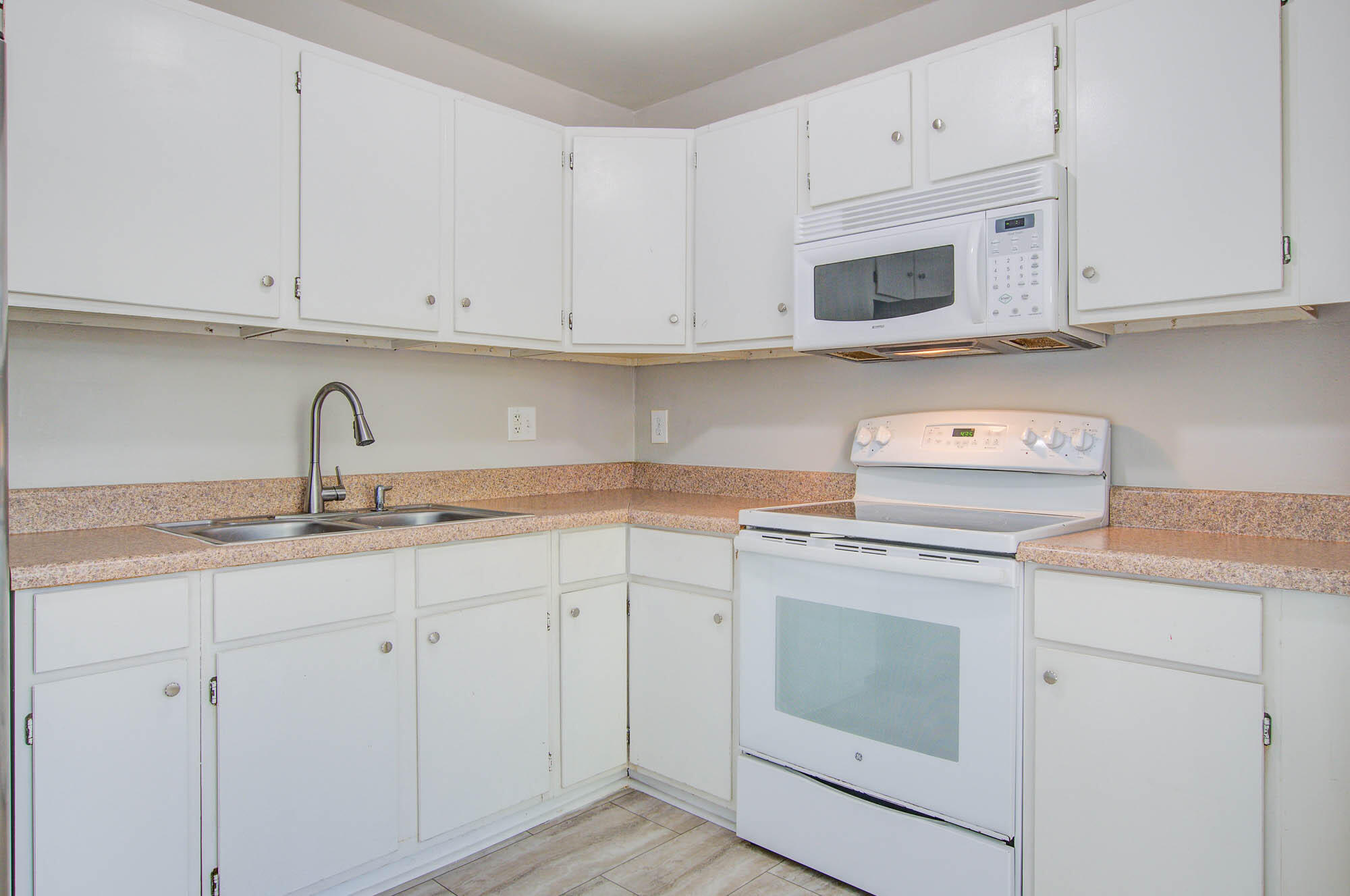 32 Passaic Road Goose Creek, SC 29445 - Photo 12 of 25 Kitchen