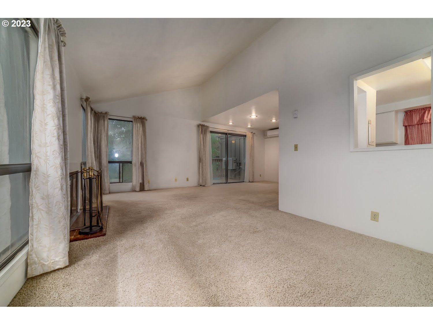 156 Treehill Loop Eugene, OR 97405 - Photo 11 of 22 Gallery Image 11