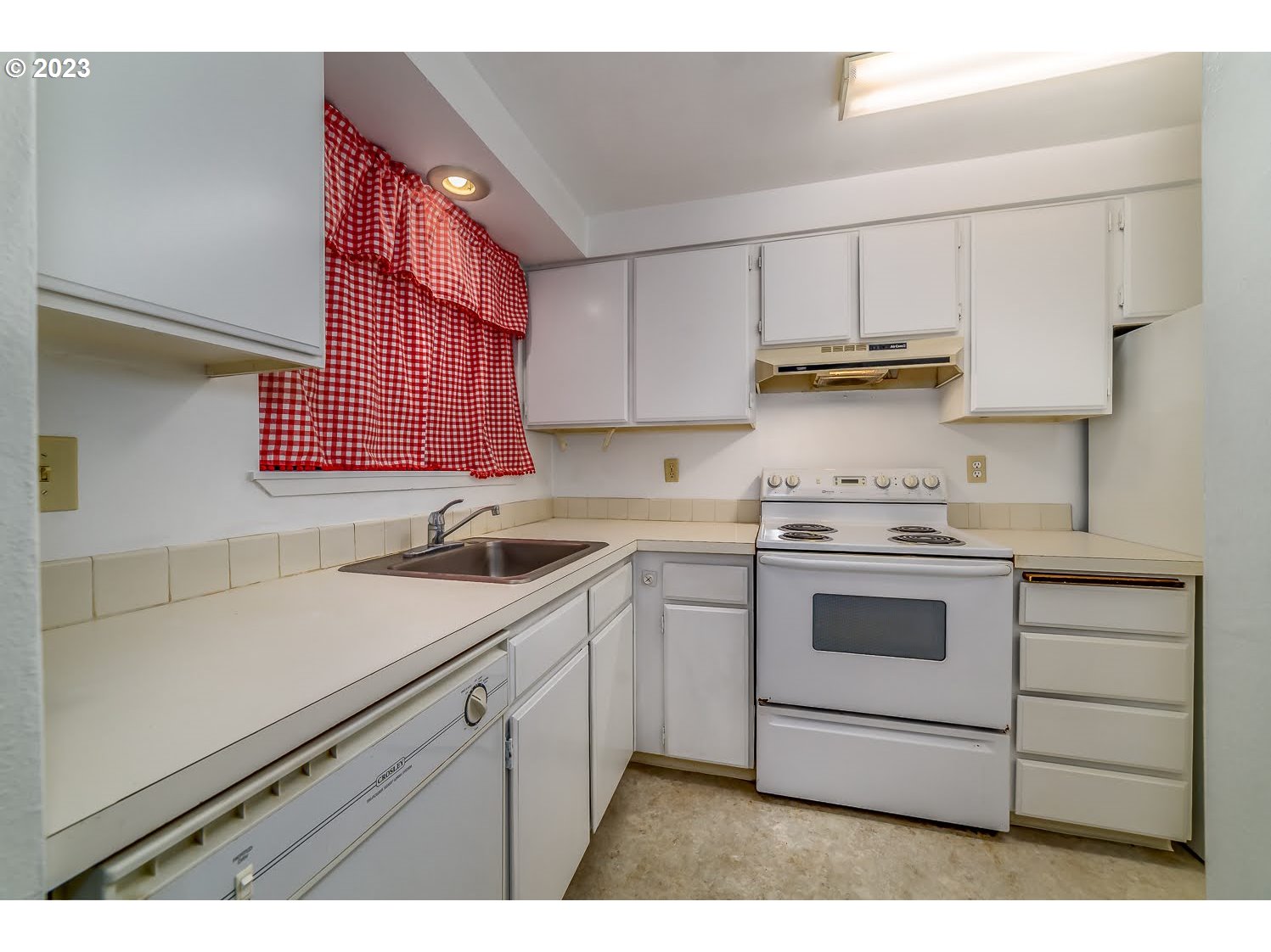 156 Treehill Loop Eugene, OR 97405 - Photo 17 of 22 Gallery Image 17