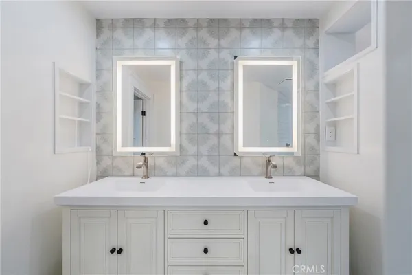 $11,750 | 1140 Laurel Avenue, Manhattan Beach, CA 90266