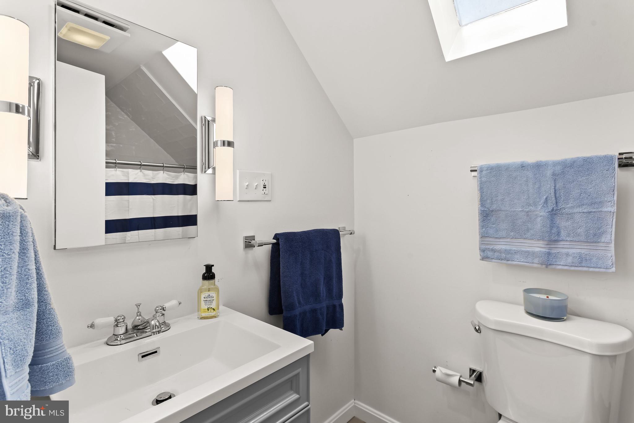 10104 Stoneybrook Drive Silver Spring, MD 20910 - Photo 20 of 37 Full Bath