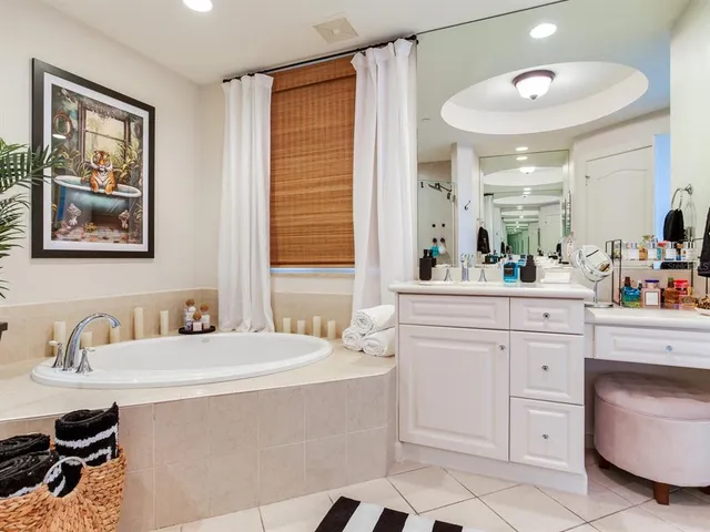 $13,500 | 4201 Bayshore Boulevard, Unit 604, Tampa, FL 33611