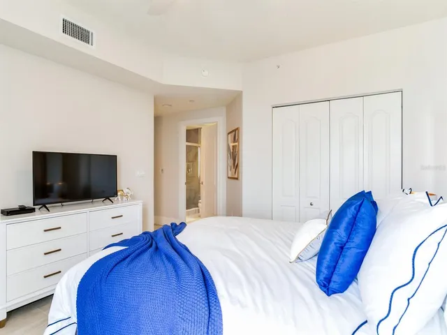 $13,500 | 4201 Bayshore Boulevard, Unit 604, Tampa, FL 33611