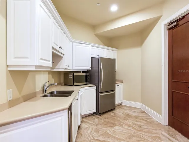 $13,500 | 4201 Bayshore Boulevard, Unit 604, Tampa, FL 33611