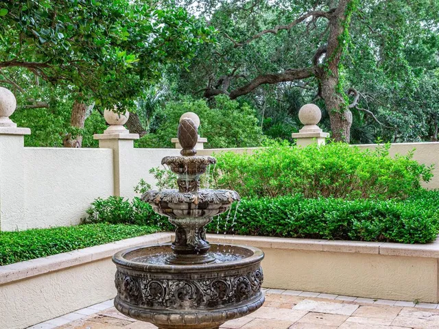 $13,500 | 4201 Bayshore Boulevard, Unit 604, Tampa, FL 33611