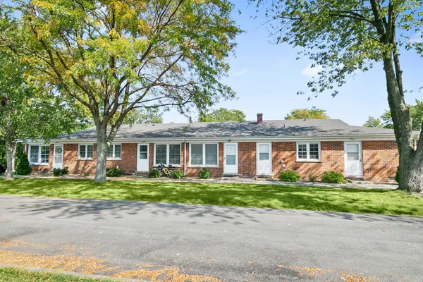 $1,375 | 11212 1st Street, Unit 2, Mokena, IL 60448