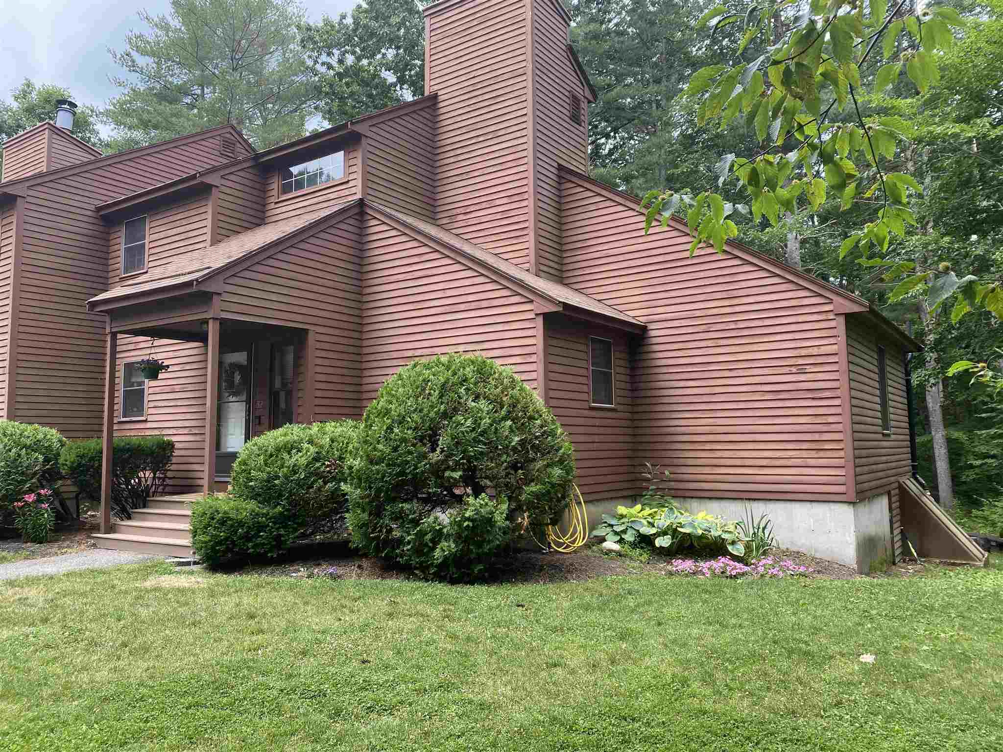 32 Kirriemuir Road Stratham, NH 03885 - Photo 2 of 17