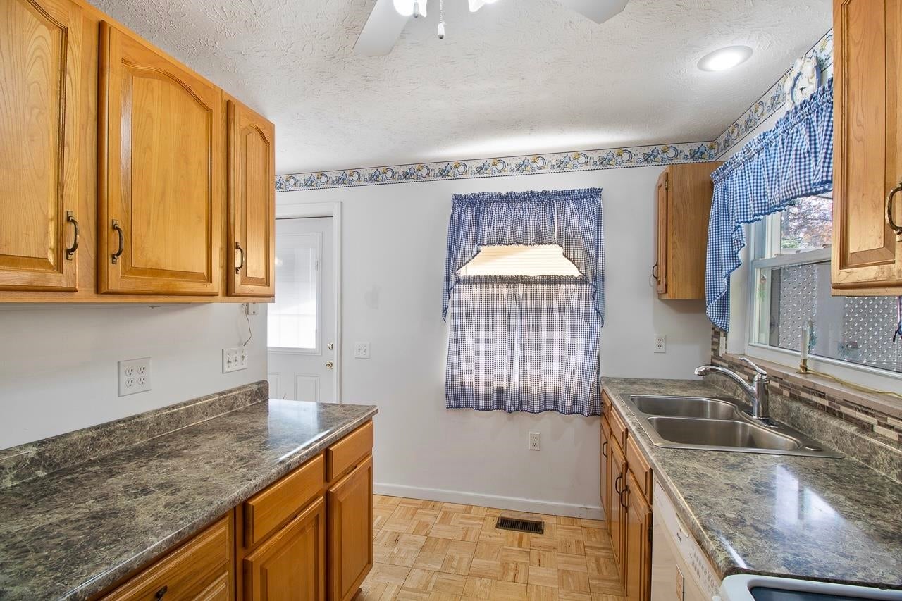6220 Rosalind Road Huntington, WV 25705 - Photo 13 of 21 Gallery Image 13
