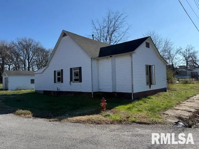 $30,000 | 124 North Michigan Street, Harrisburg, IL 62946