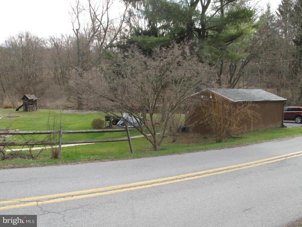 97 Yorkshire Road Mohnton, PA 19540 - Photo 4 of 17 Gallery Image 4