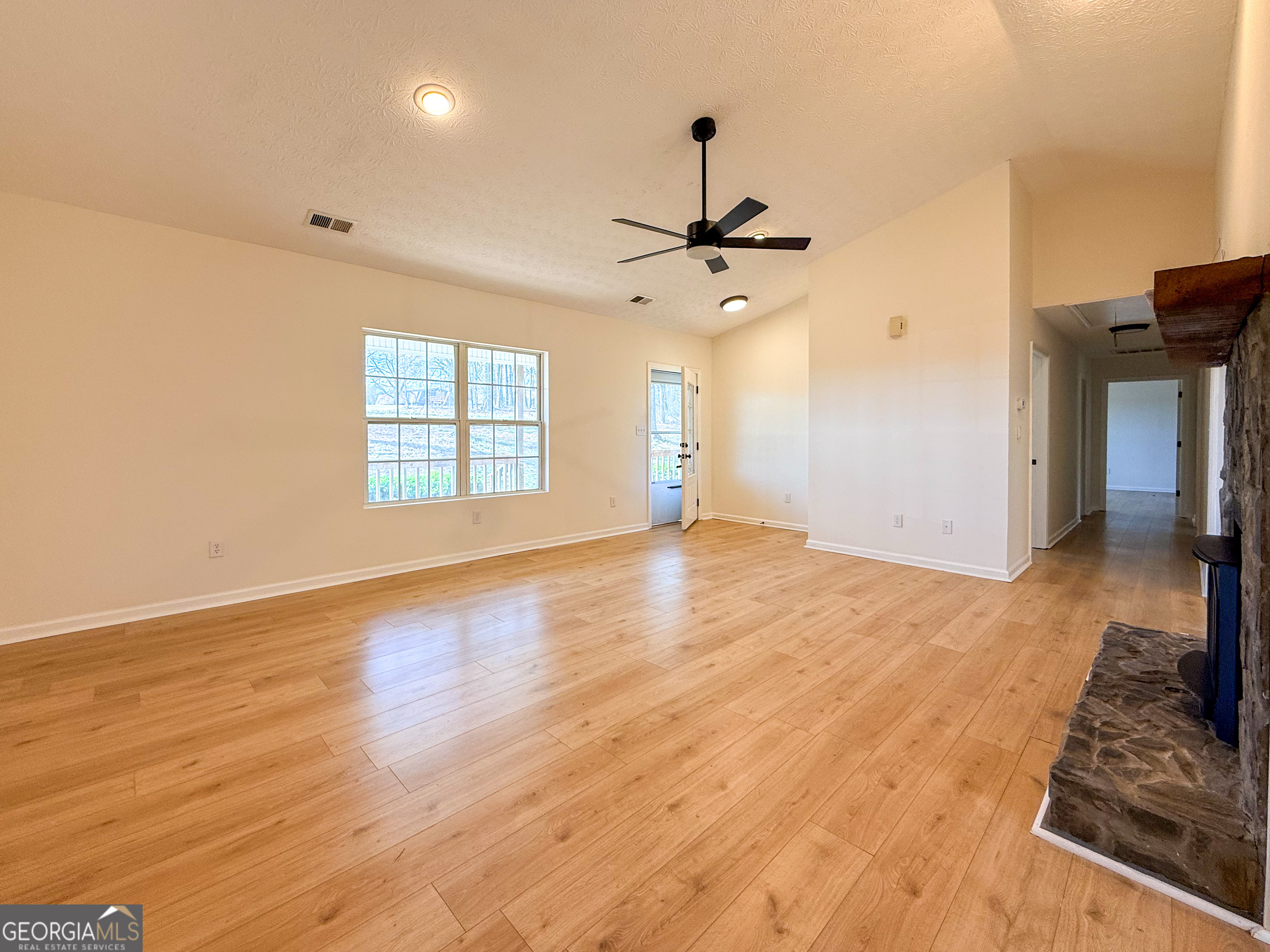 1492 Highway 198 Carnesville, GA 30521 - Photo 5 of 25