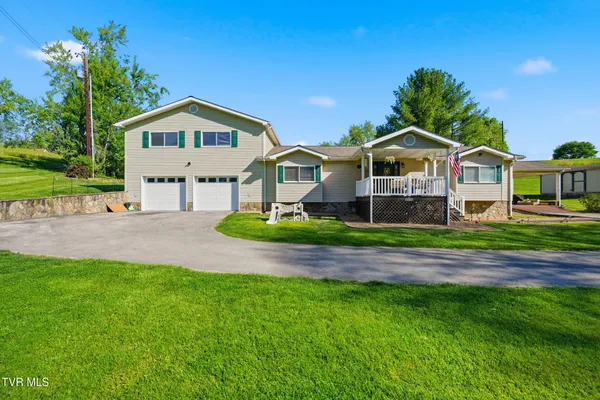 $369,900 | 2222 Shenandoah Drive, Big Stone Gap, VA 24219