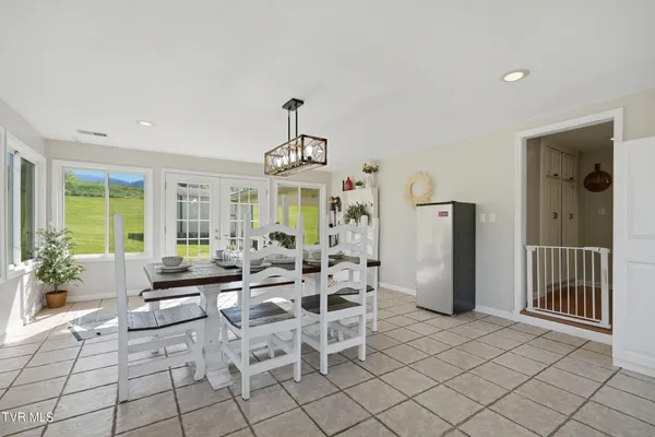 $369,900 | 2222 Shenandoah Drive, Big Stone Gap, VA 24219