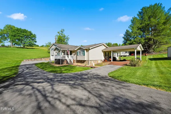 $369,900 | 2222 Shenandoah Drive, Big Stone Gap, VA 24219