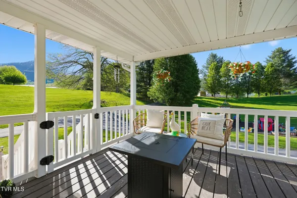 $369,900 | 2222 Shenandoah Drive, Big Stone Gap, VA 24219