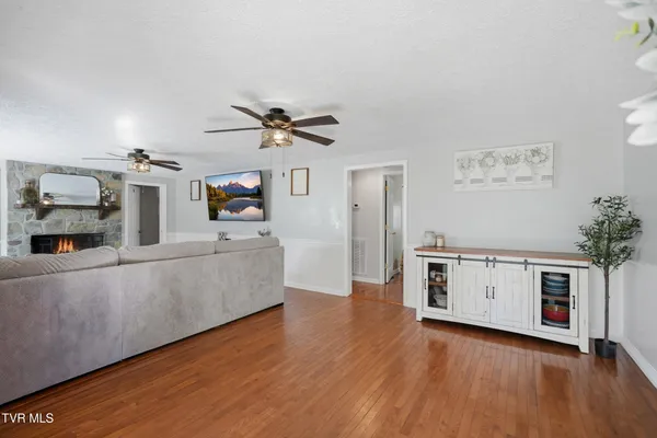 $369,900 | 2222 Shenandoah Drive, Big Stone Gap, VA 24219