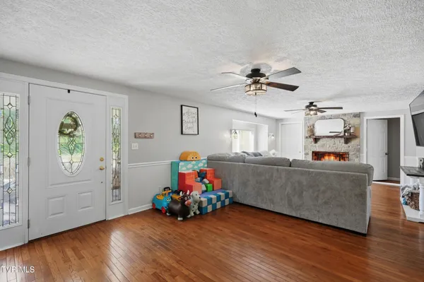 $369,900 | 2222 Shenandoah Drive, Big Stone Gap, VA 24219