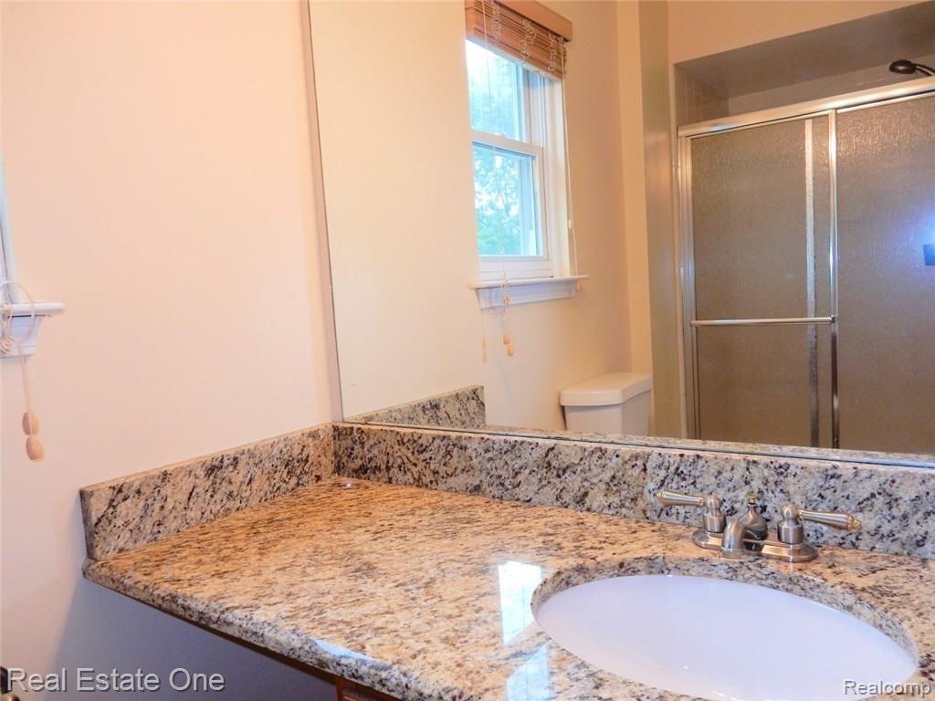 385 Arlington Drive Rochester, MI 48307 - Photo 40 of 64 Bathrooms (9) (Large).JPG