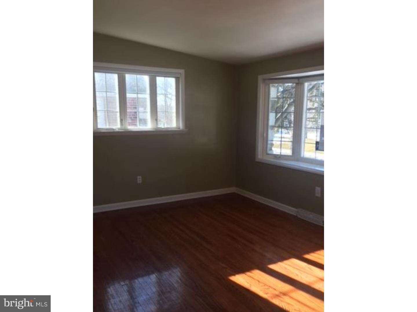 563 Wanamaker Road Abington, PA 19046 - Photo 2 of 11 Gallery Image 2
