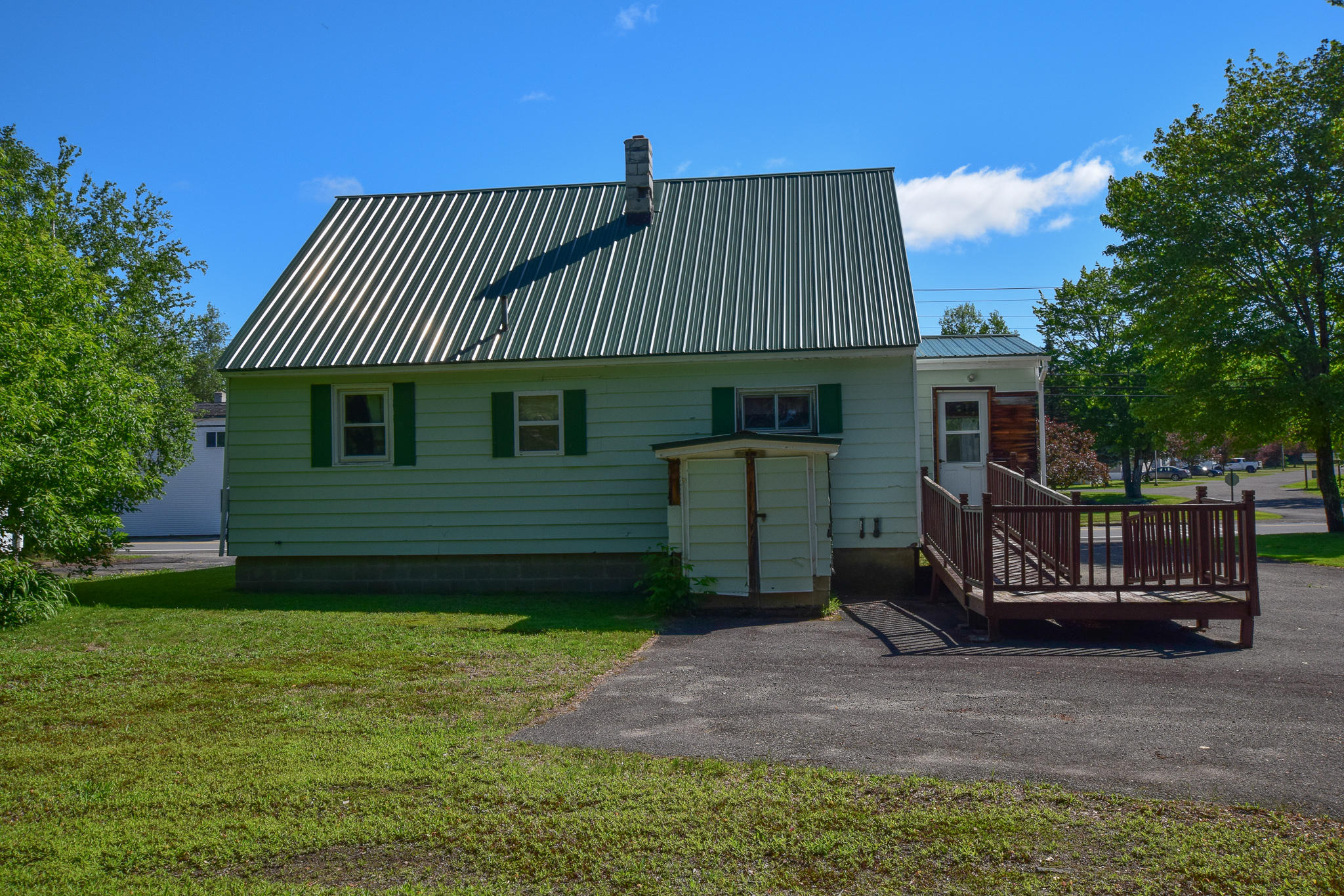 216 Bates Street Millinocket, ME 04462 - Photo 4 of 21 DSC_3500-2